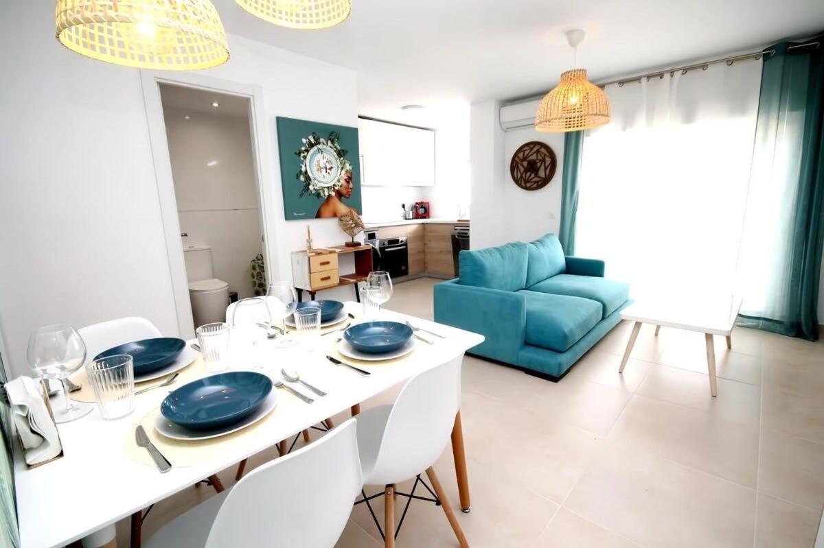 Apartamento Moderno Y Con Estilo En La Carihuela Torremolinos Exterior photo