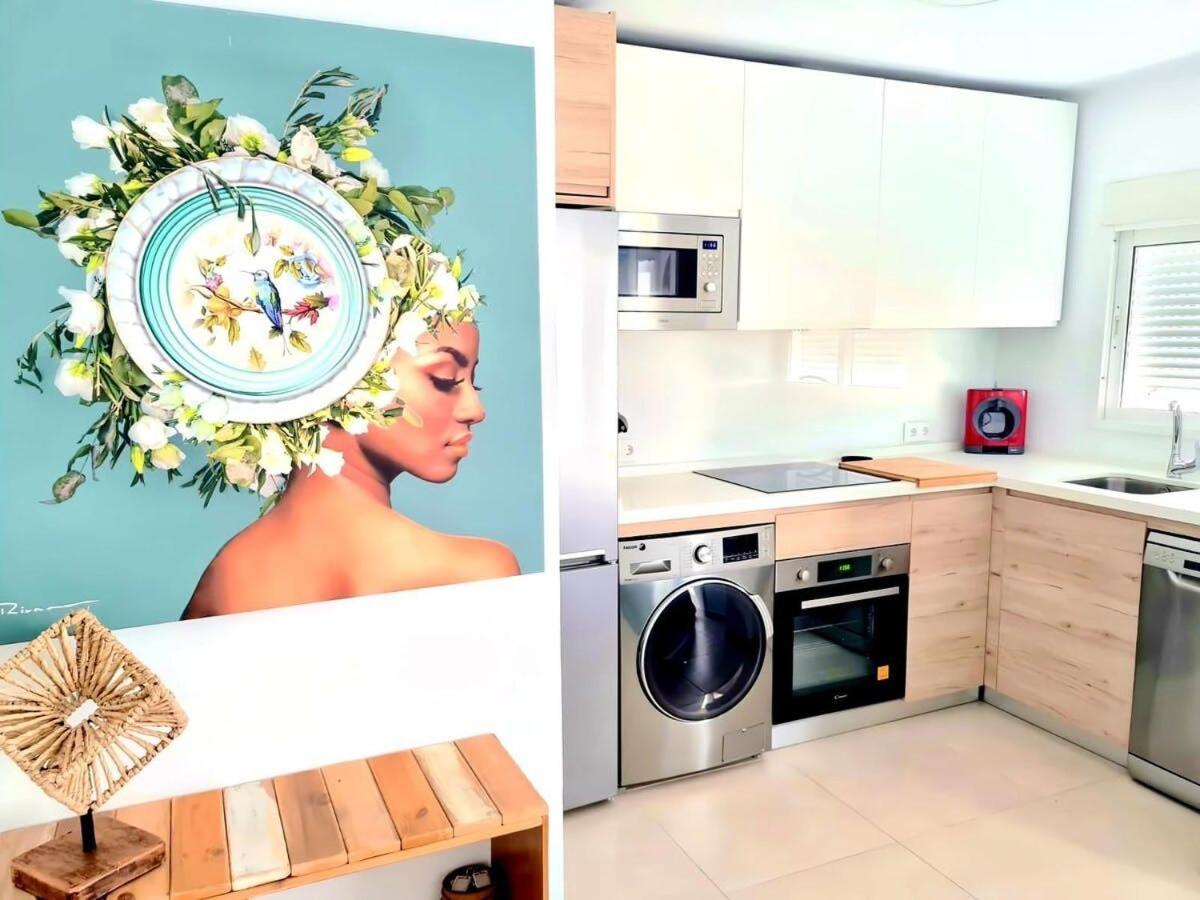 Apartamento Moderno Y Con Estilo En La Carihuela Torremolinos Exterior photo